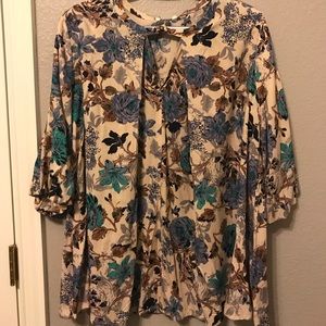 Multi colored shirt! Perfect for work😍